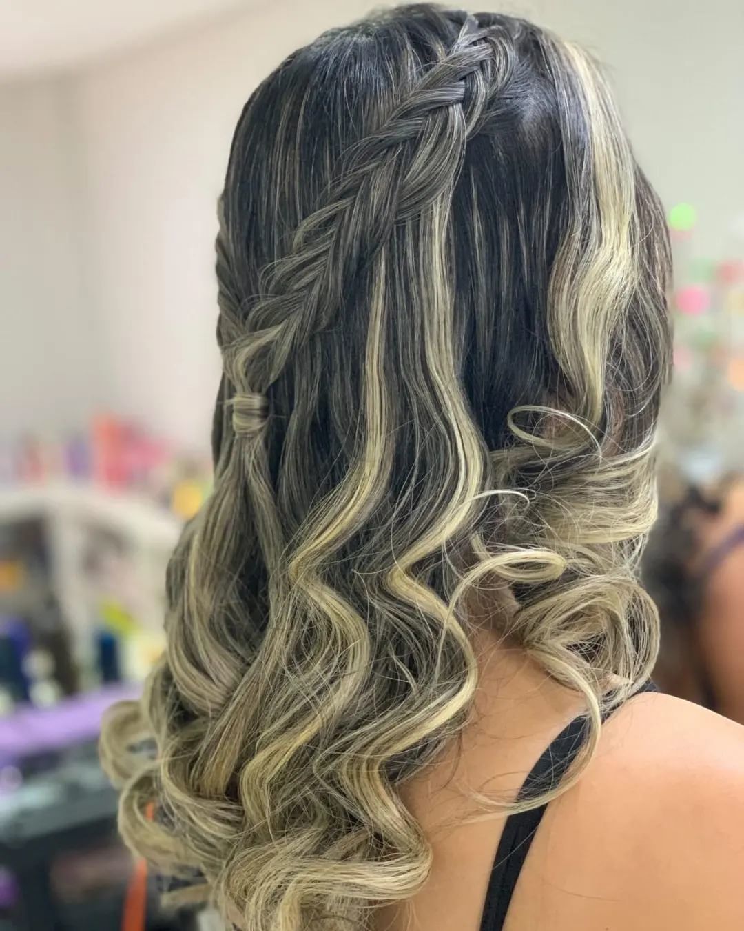 penteado solto com ondas naturais para cabelo longo