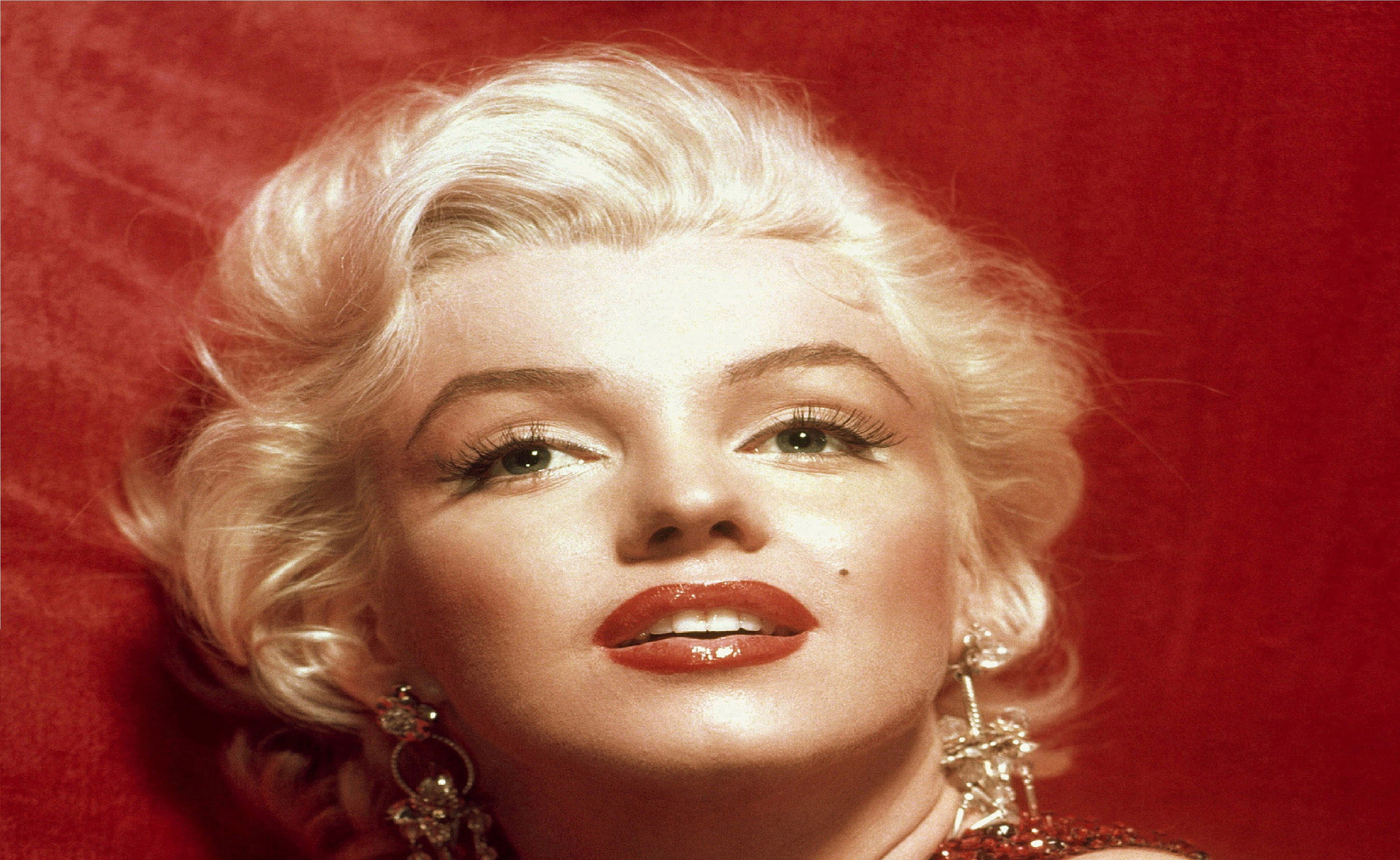 Entenda a Dor e a Cicatrização do Piercing Monroe