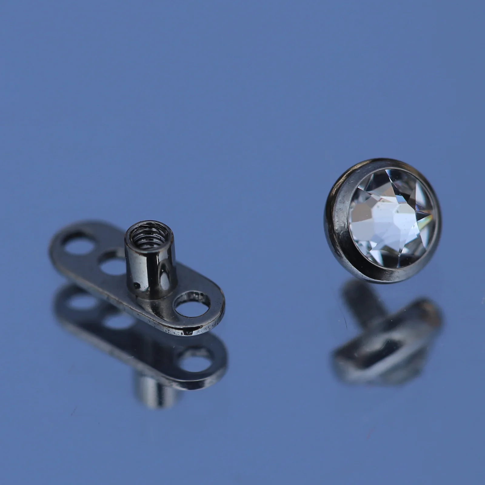 Materiais de joalheria ideais para piercings faciais