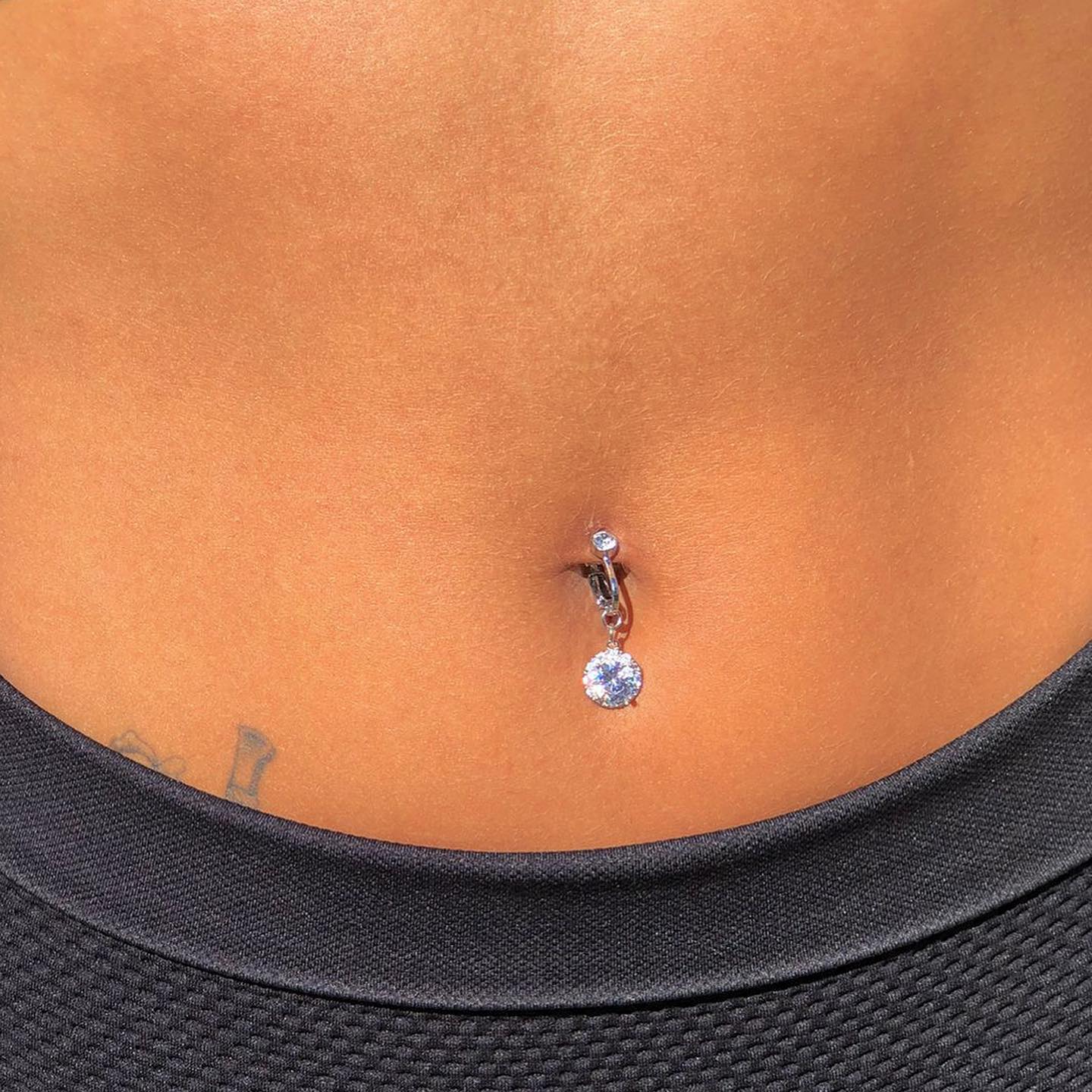 Piercing no Umbigo Inflamado? Saiba Identificar e o Que Fazer