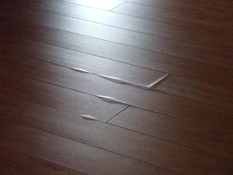 Guia Completo: Como Escolher o Piso Laminado Resistente à Água Ideal para Sua Casa