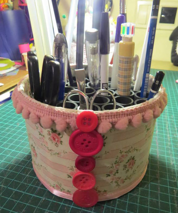 Porta-Trecos Suspensos: Otimizando Espaço no Armário