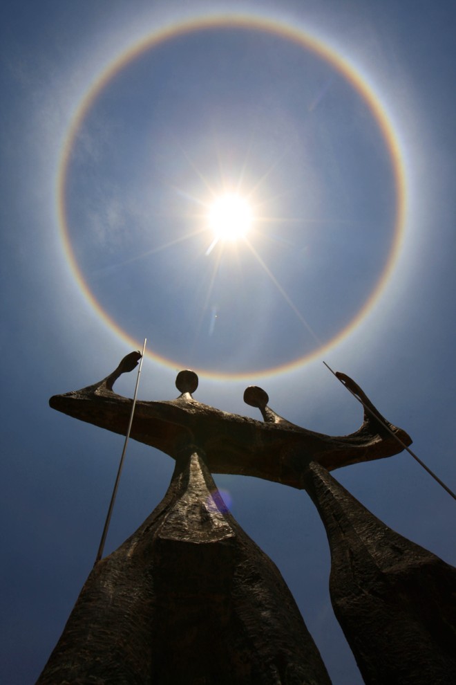 O Que é o Beijo Arco-Íris: Entenda a Prática Viral e Seus Riscos