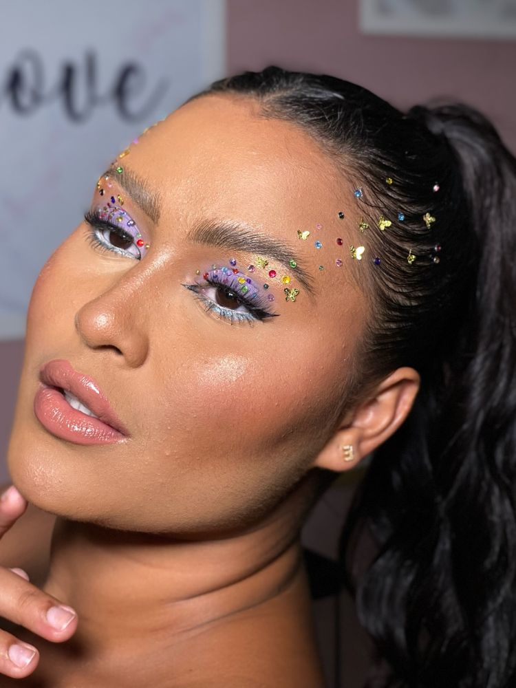 ideias maquiagem carnaval pedrarias