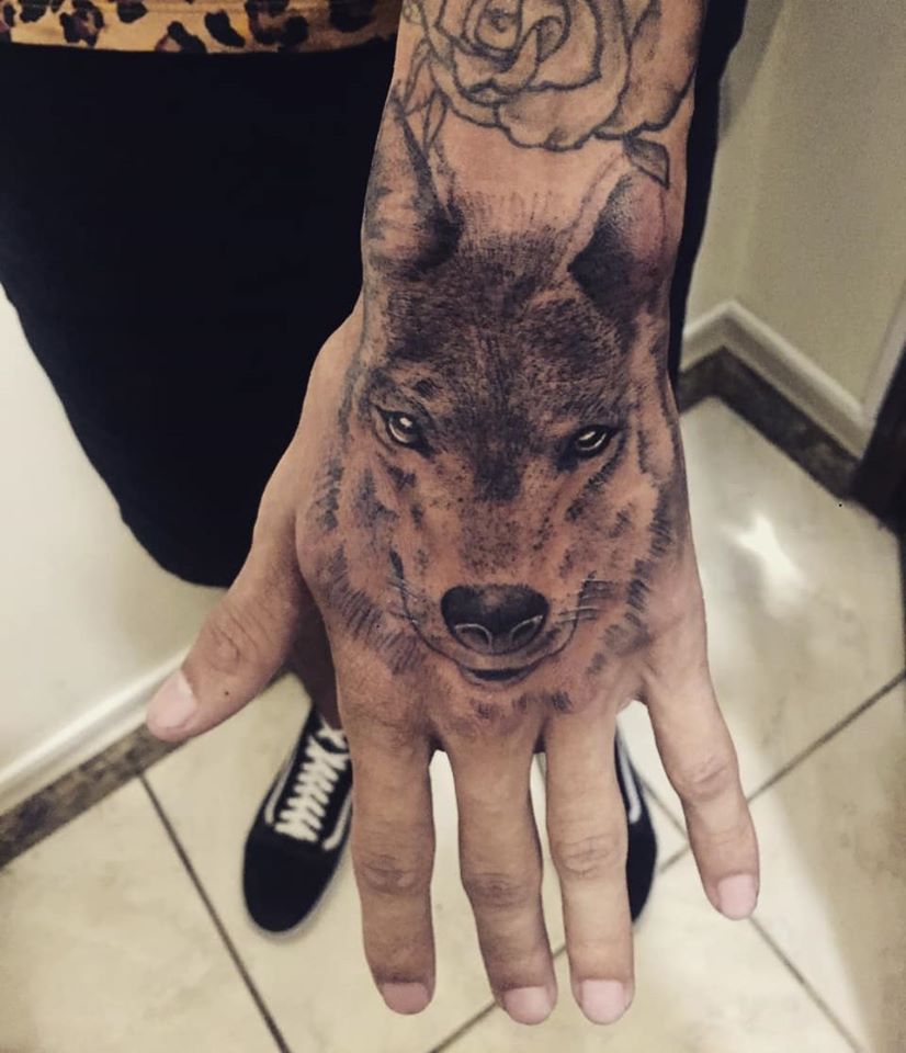 tatuador cobra por hora ou por projeto