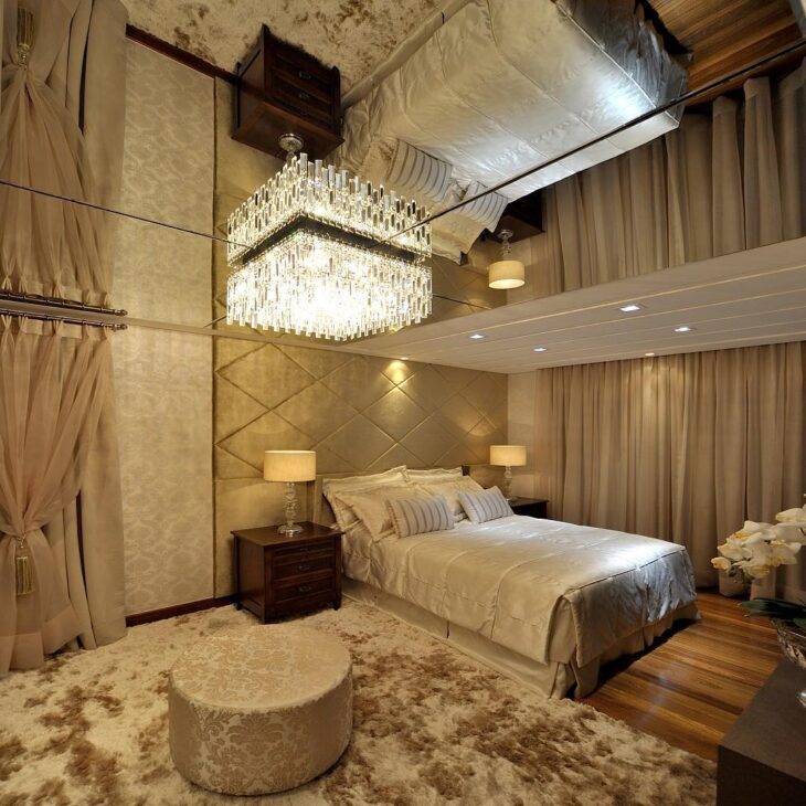 Inspirações de quartos com espelho no teto para casais