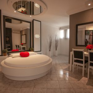 Onde comprar espelhos para teto: opções e preços