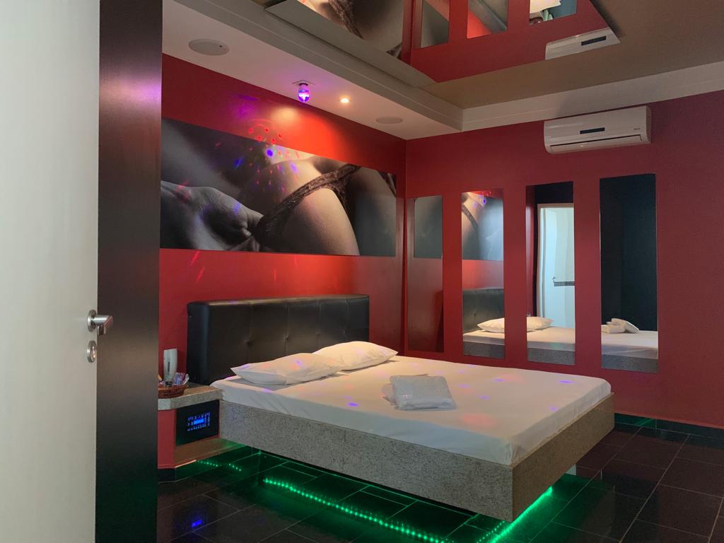 Espelho no teto: o que o Feng Shui diz sobre isso?