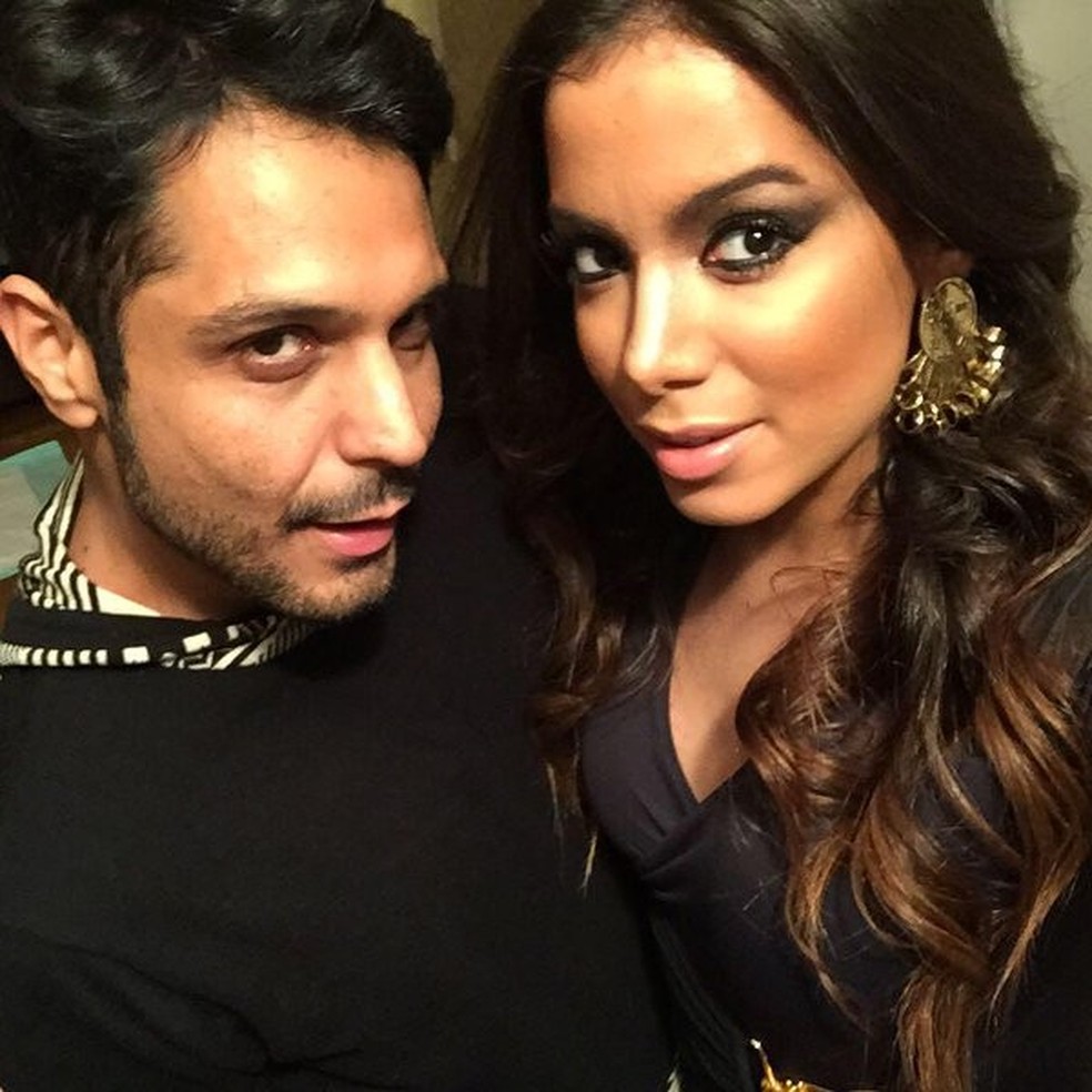 quem é o maquiador da anitta