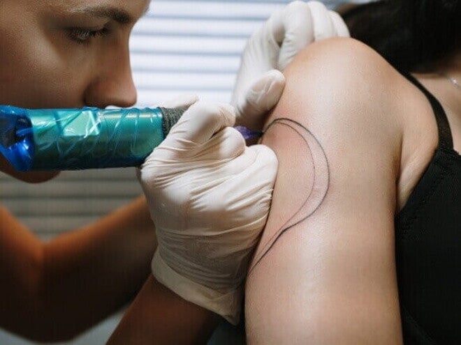 erros comuns tatuagem amamentação