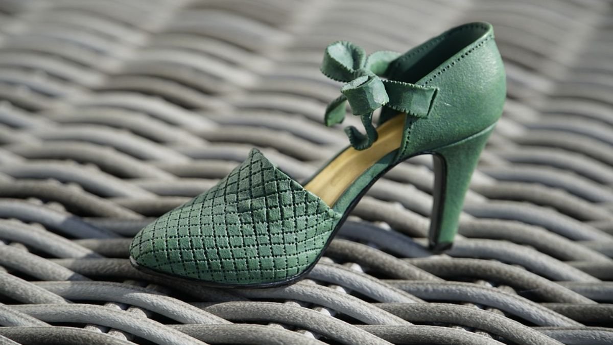 Roupa Verde Combina Com Que Cor De Sapato