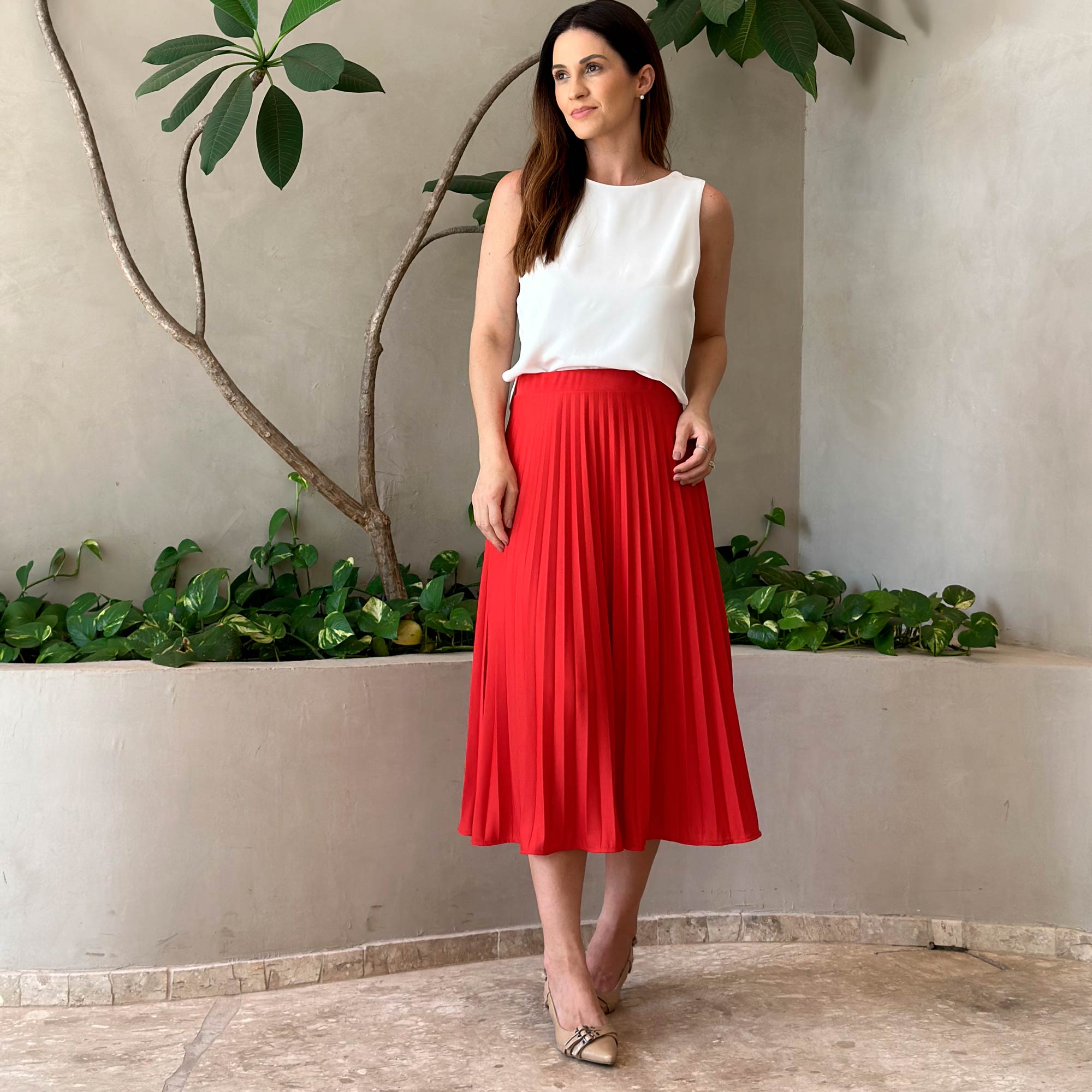 saia midi com tênis