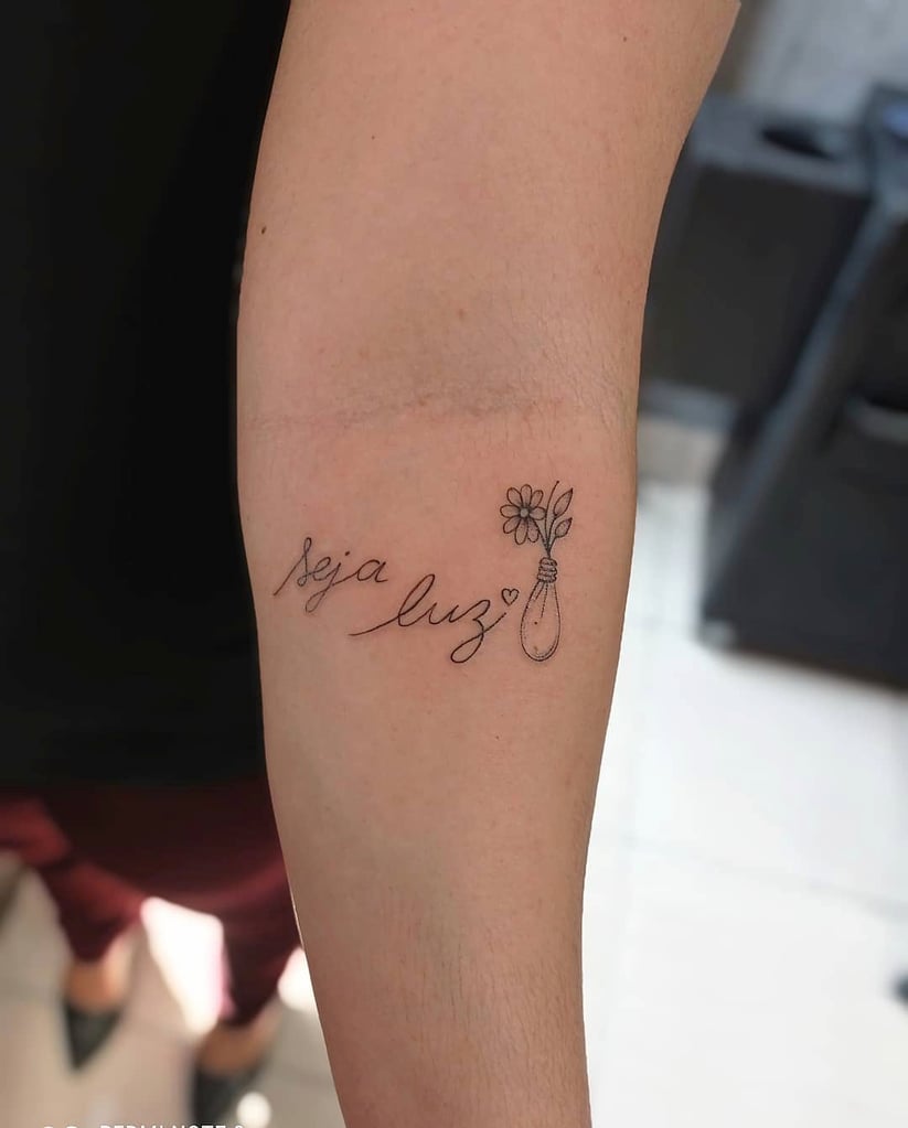 tatuagem seja luz feminina