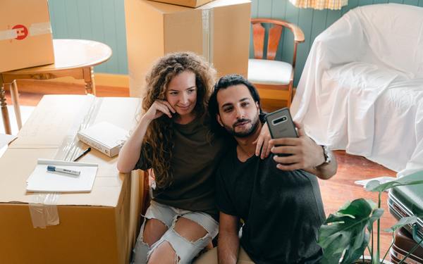 Descubra Seu Lado Fotogênico: Ângulos Essenciais para Selfies