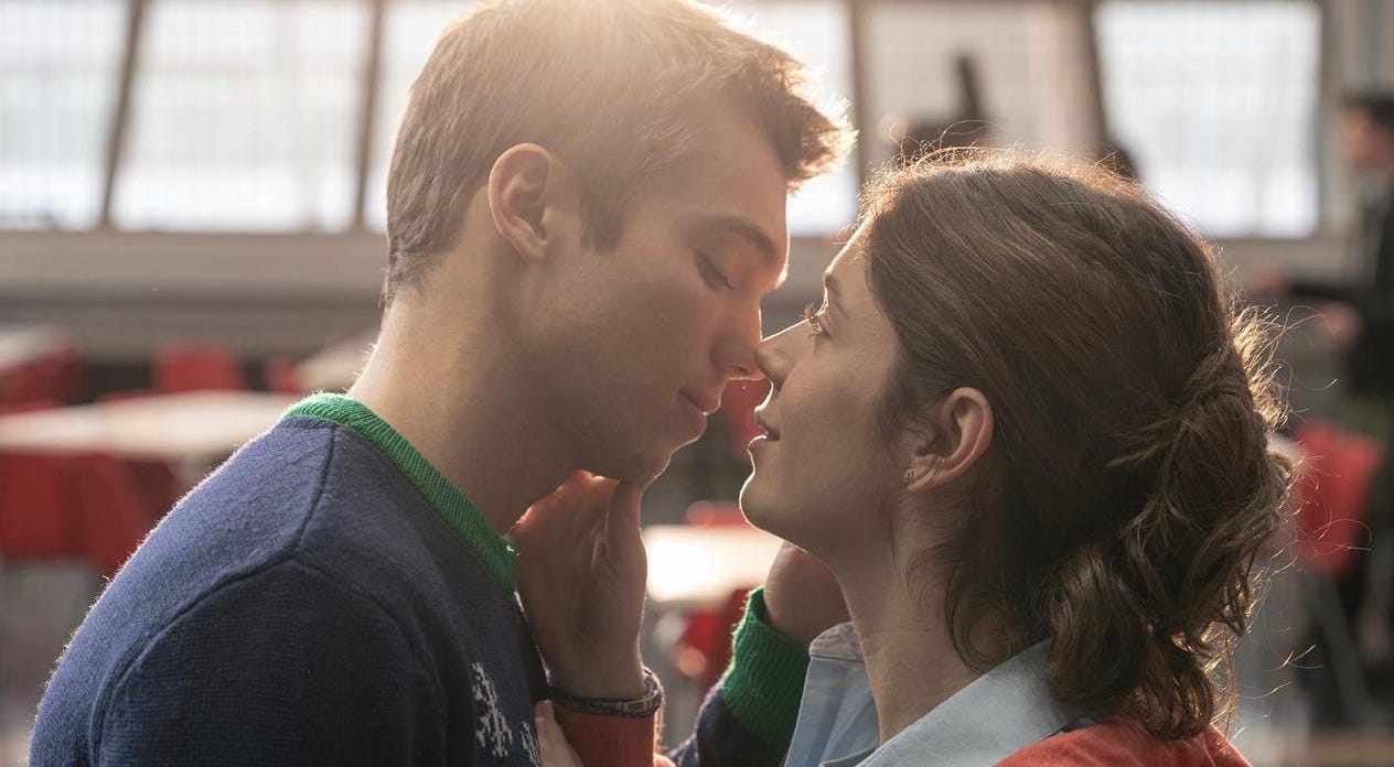 Comédias Românticas Curtas da Netflix para um Fim de Semana