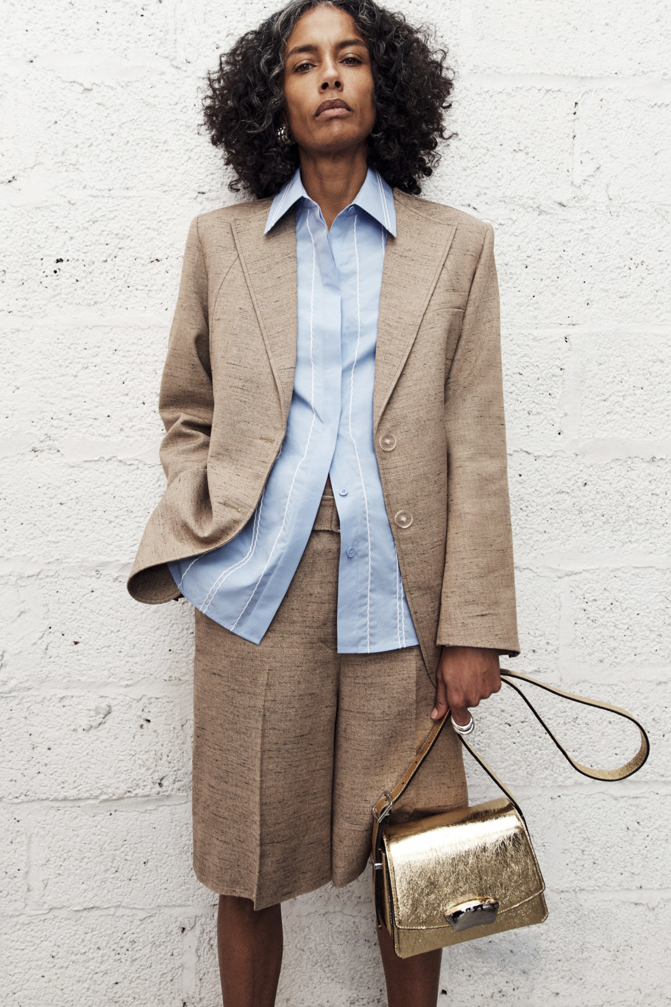 erros comuns ao usar shorts cargo ou alfaiataria