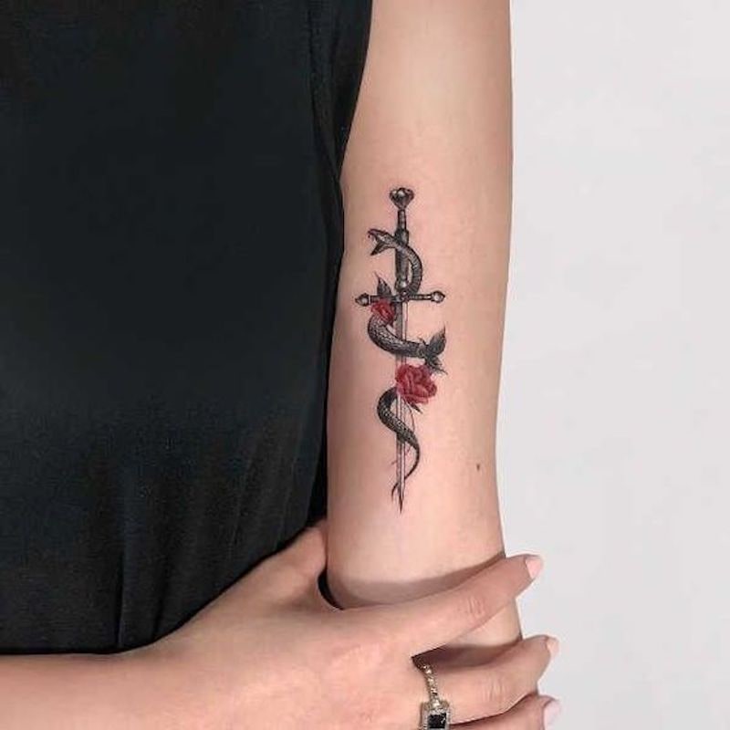 cobra tattoo realista significado