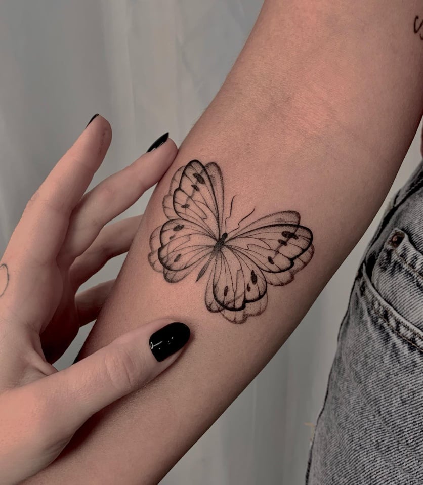 tattoo borboleta estilo fineline