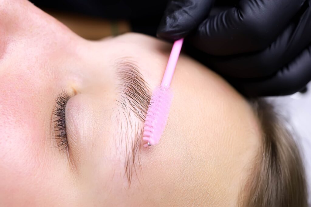 Guia Completo de Maquiagem para Sobrancelhas com Falhas