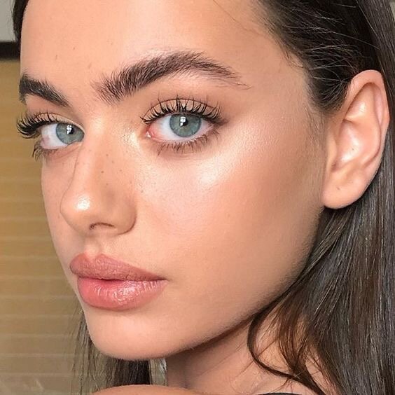 Sobrancelhas Grossas