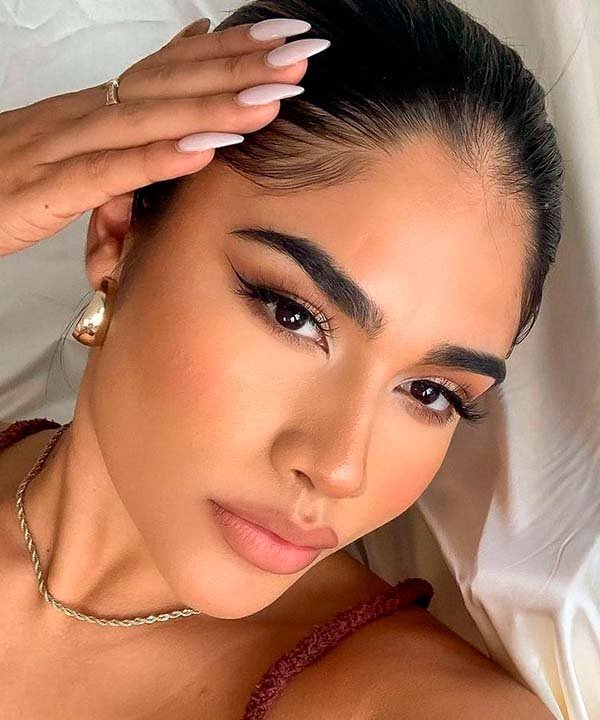 Sobrancelhas Grossas