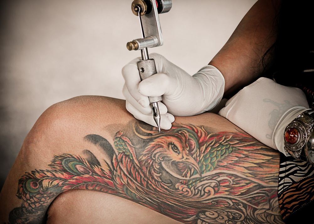 sonhar que outra pessoa faz tatuagem no meu braço