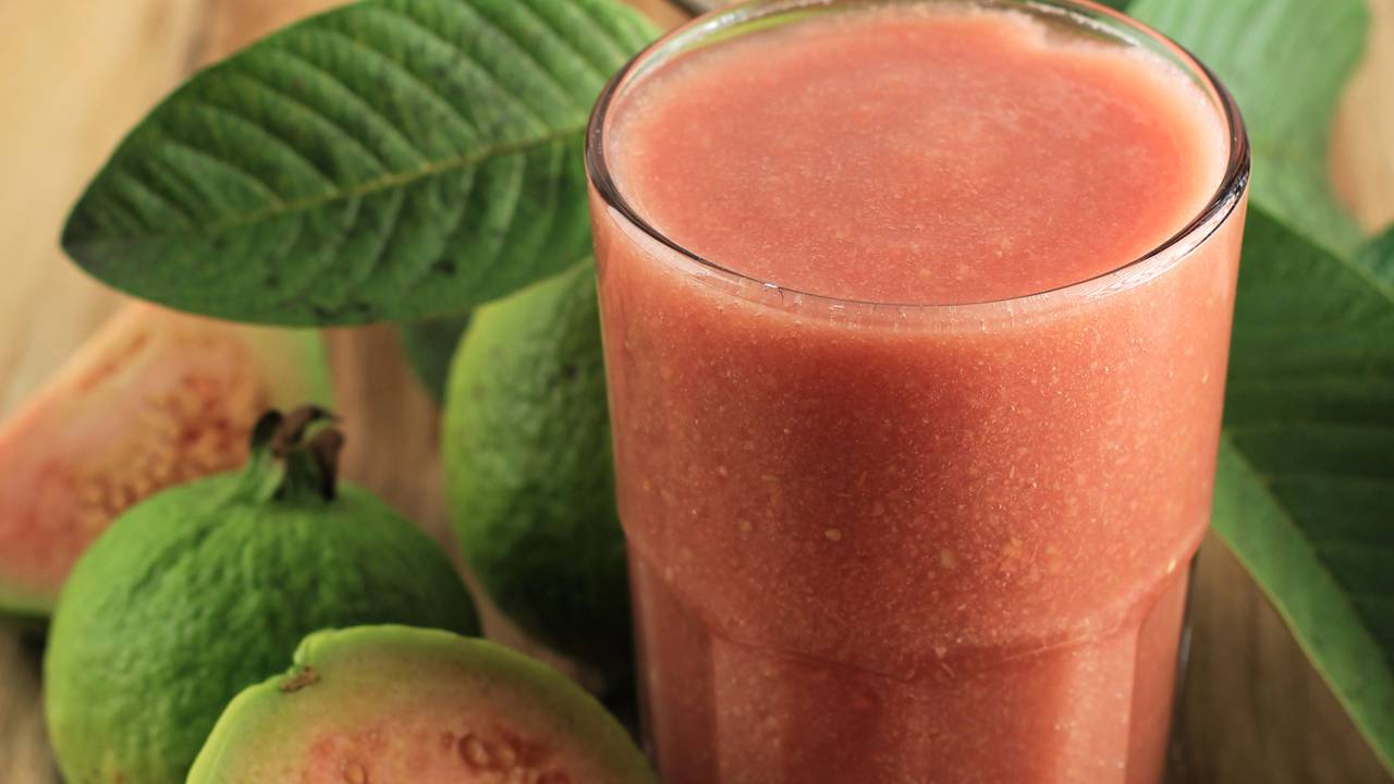 Como a Goiaba Ajuda na Saúde da Pele e Produção de Colágeno