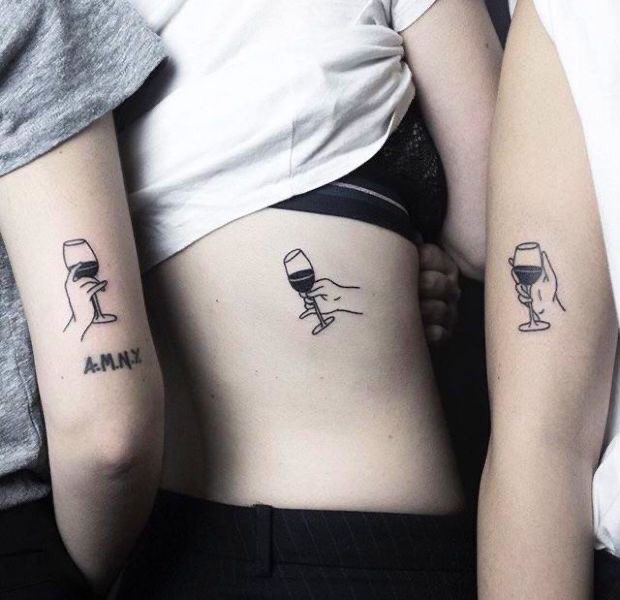 tatuagem de amiga vs tatuagem de irmã