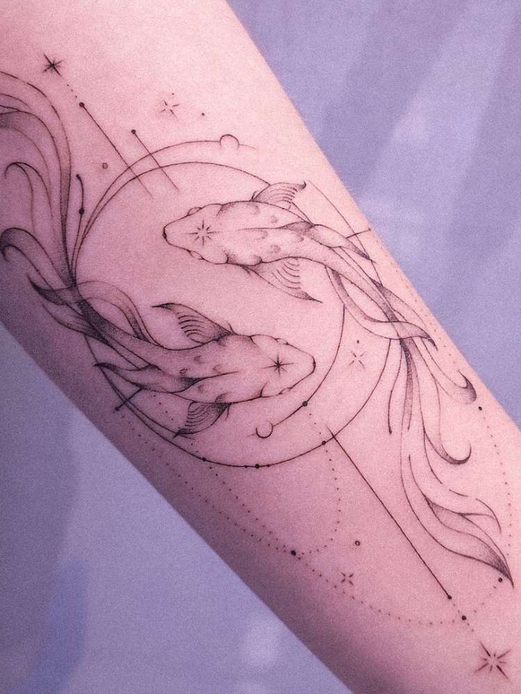 tatuagem de borboleta delicada no antebraço interno