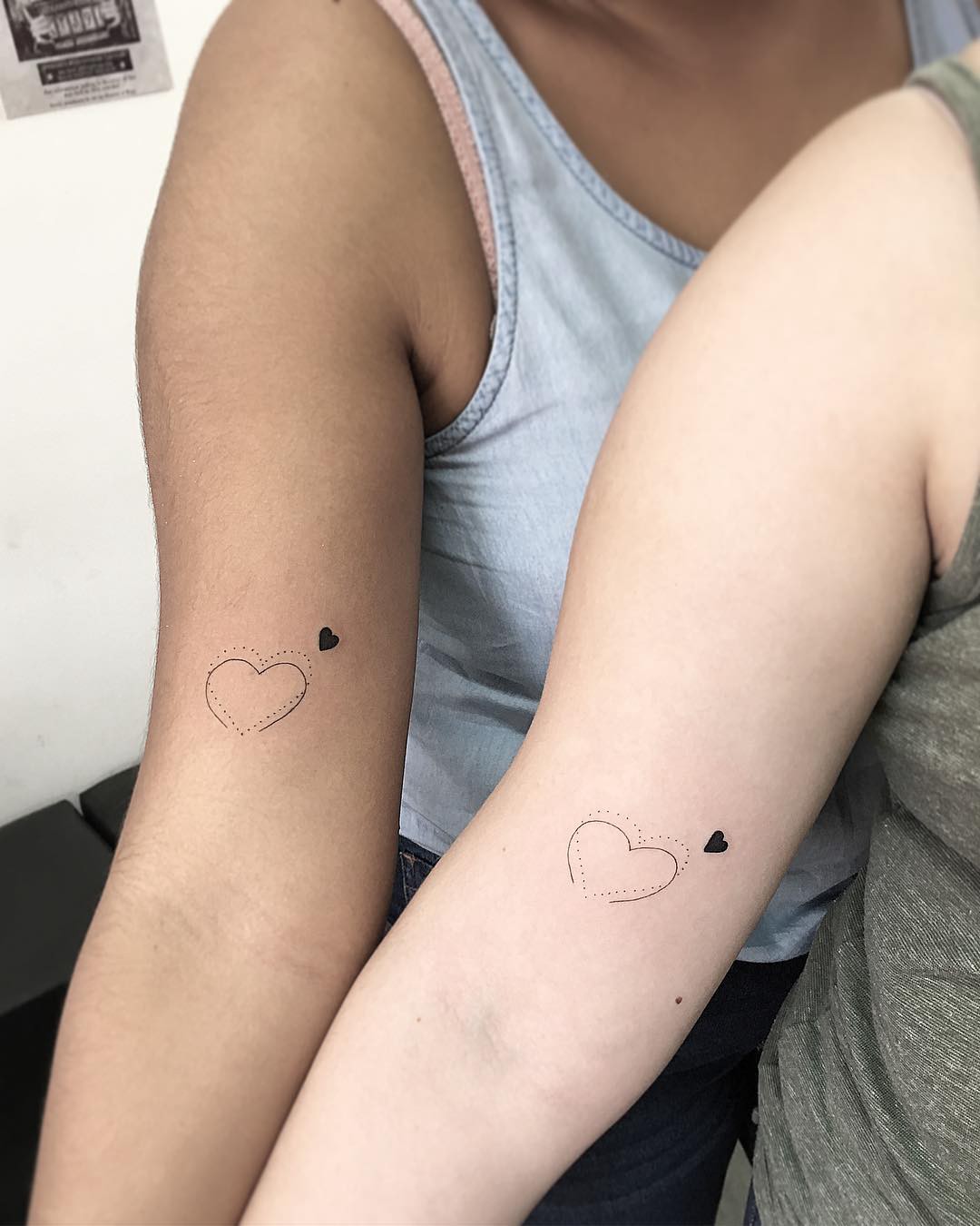 tatuagem de amigas flores