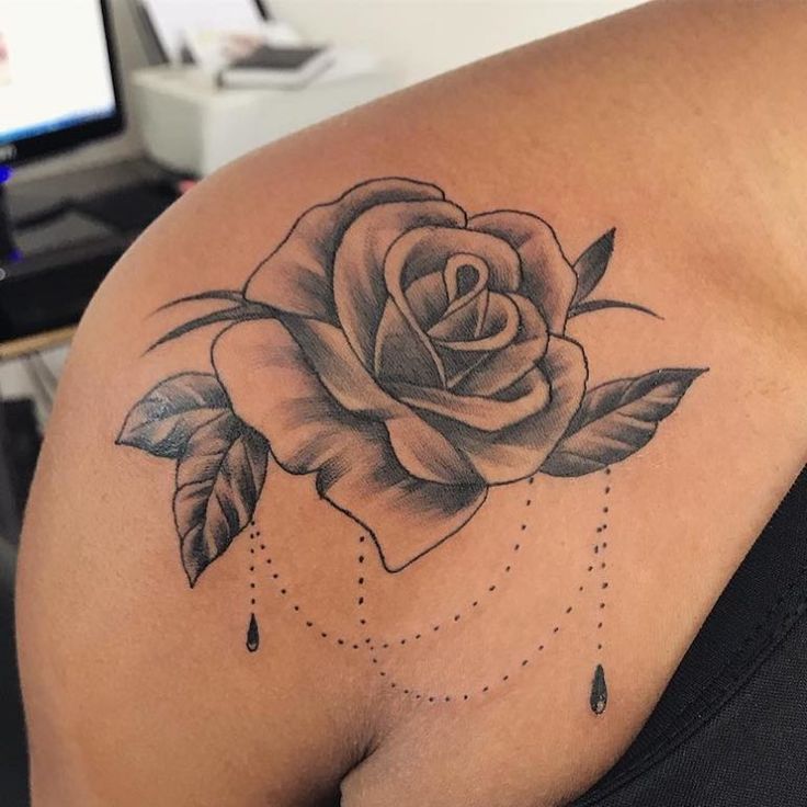 tatuagem feminina ombro desenho