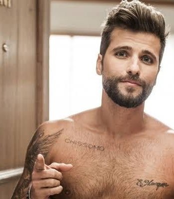 Tatuagens Minimalistas para Pais: Nomes, Datas e Coordenadas