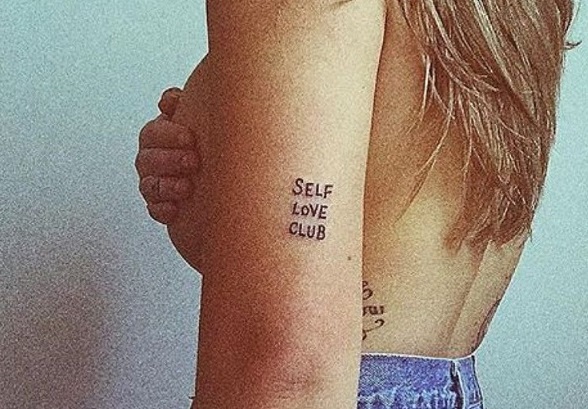 tatuagem amor proprio vs tatuagem de amizade