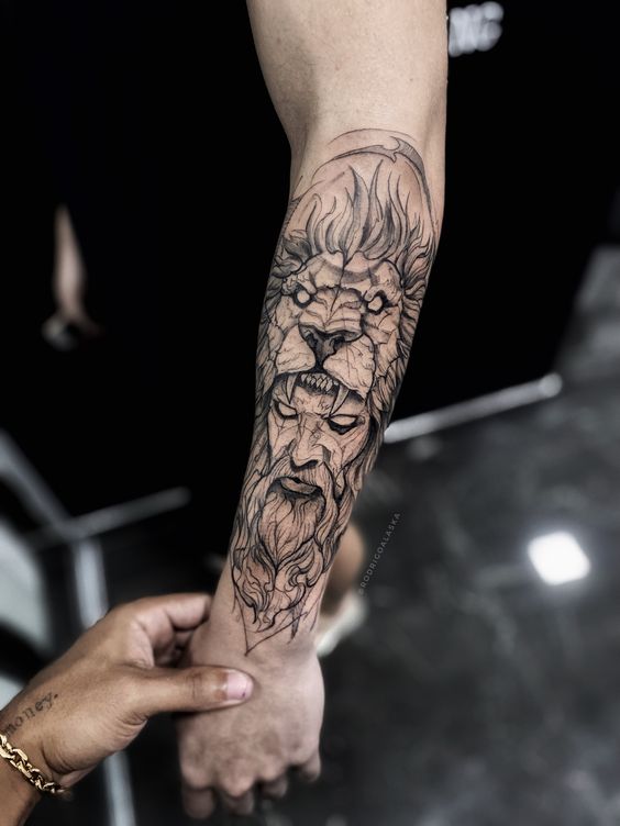 quanto custa uma tatuagem de antebraço detalhada