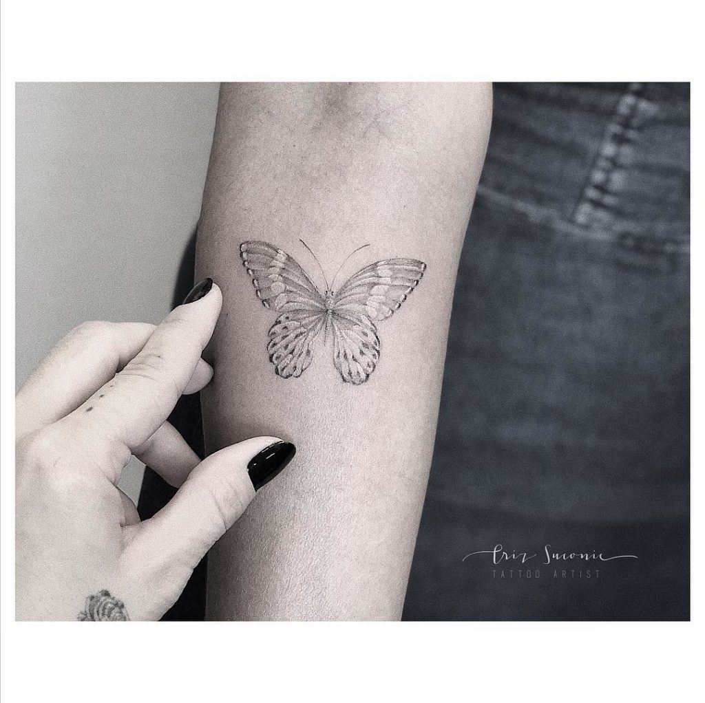 ideias de tatuagem borboleta minimalista
