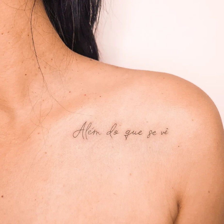 tatuagem de frase pequena vs tatuagem de símbolo