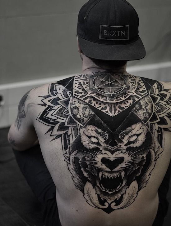 tatuagem fechamento costas