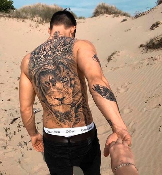 tatuagem blackwork costas