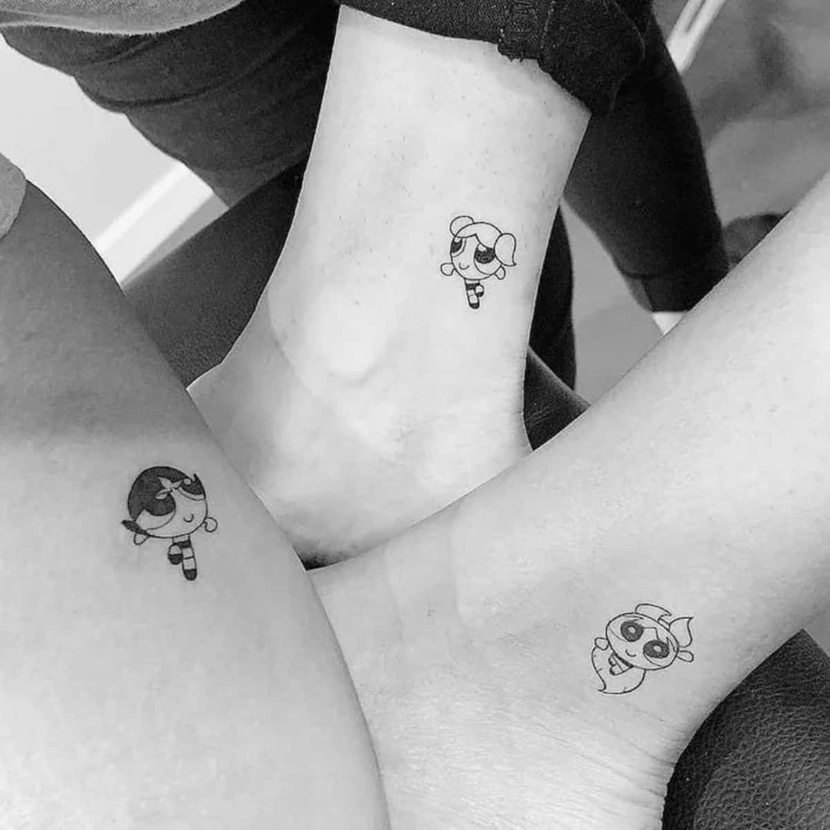 tatuagem de amigas com lua e sol