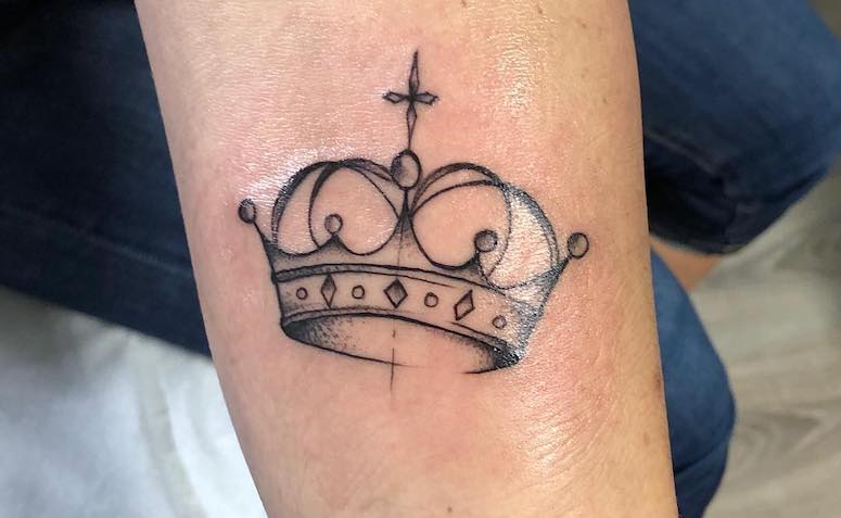 tatuagem de coroa masculina