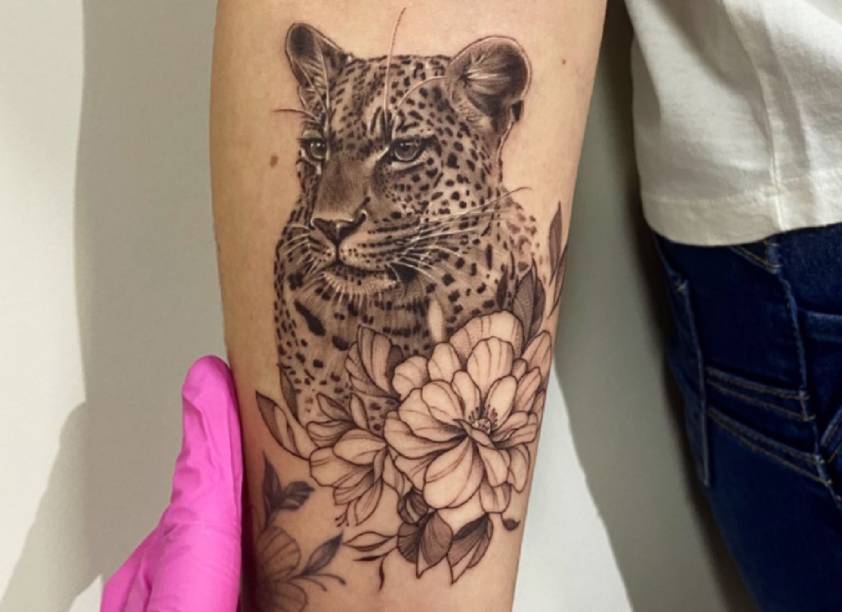 Os Melhores Estilos de Tatuagem de Onça: Do Realismo ao Minimalismo