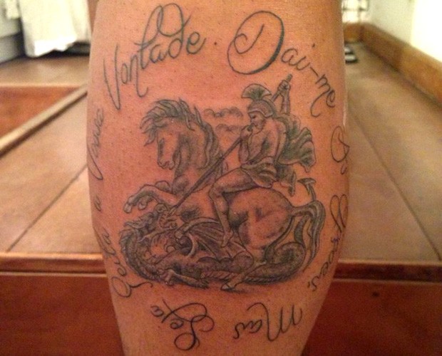 Tatuagem de São Jorge no Braço: Ideias e Designs