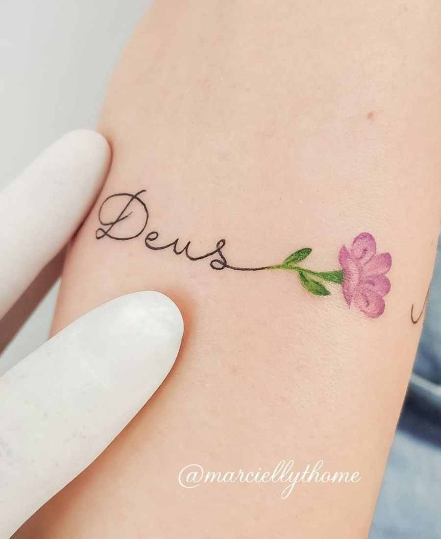 tatuagem fé feminina