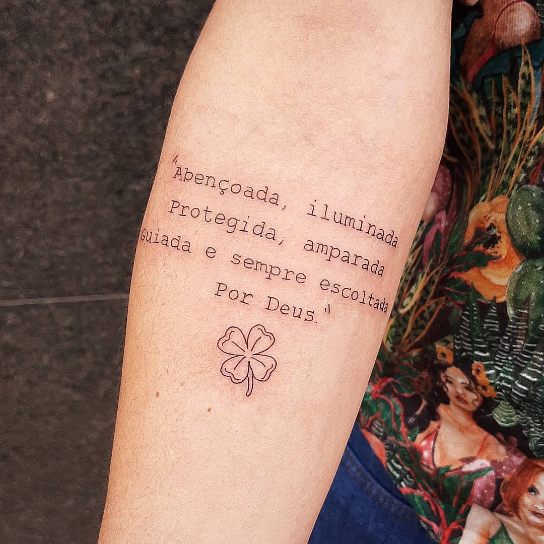 tatuagem de proteção divina feminina