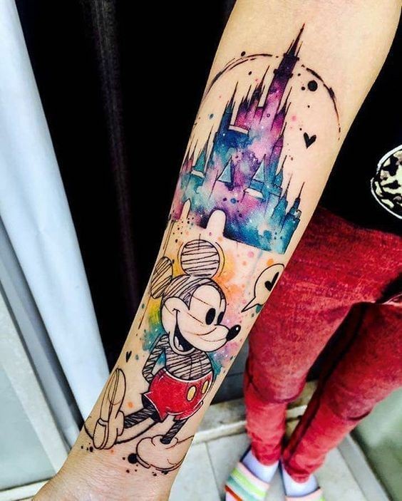 Tatuagens de Castelos Disney: Do Minimalista ao Dotwork