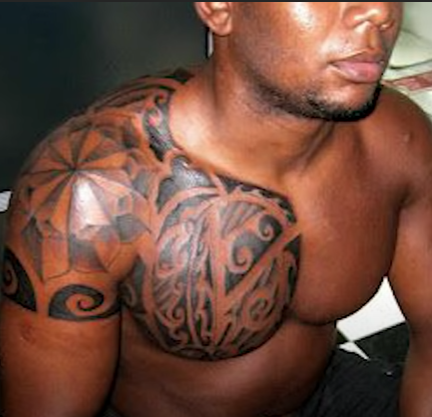 inspirações de tatuagem blackwork para pele negra