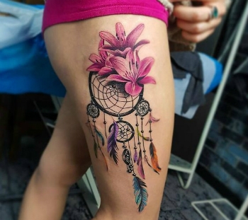Tatuagem Feminina Na Coxa Colorida