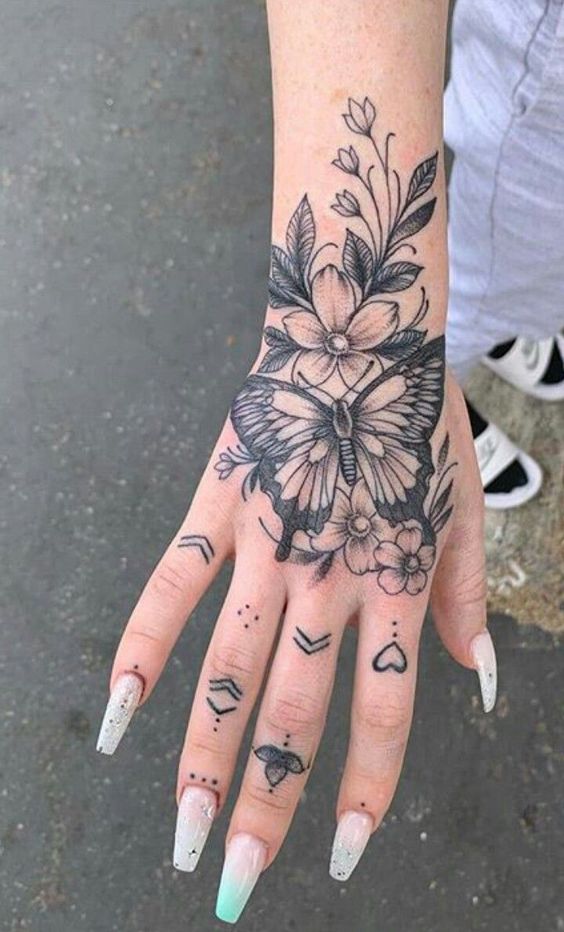 ideias tatuagem feminina mao pequena delicada