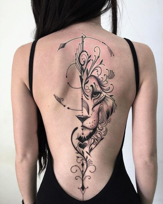 tatuagem feminina nas costas delicada