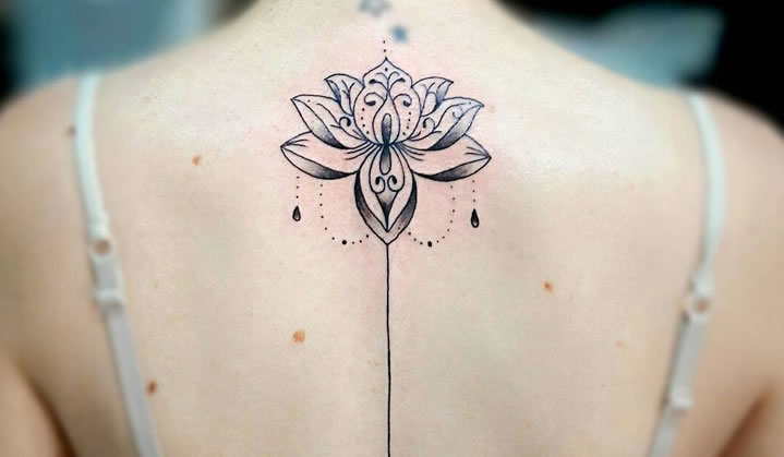 tatuagem feminina nas costas com significado